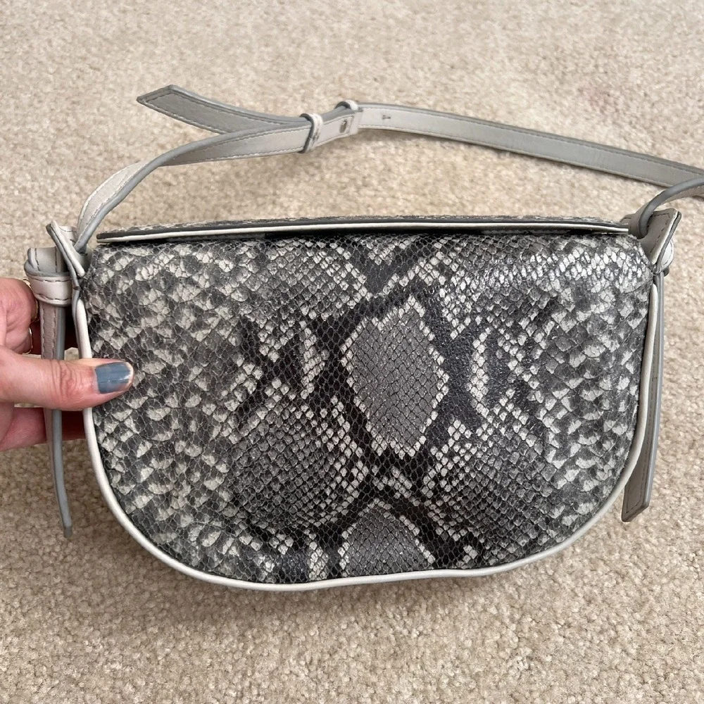 New Without Tags Banana Republic‎ Snakeskin Print Crossbody Bag